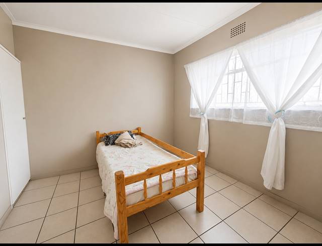 2 BEDROOM APARTMENT FOR SALE IN THREE RIVERS